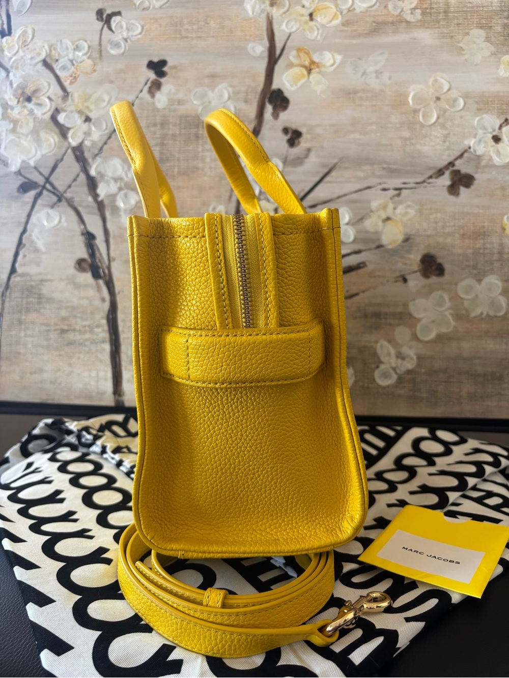 Marc Jacobs SMALL The Tote Bag - Yellow Pebbled Leather - Picture 7 of 15